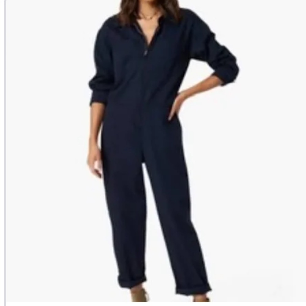 XiRENA Westynn jumpsuit NWT sz. small in Navy